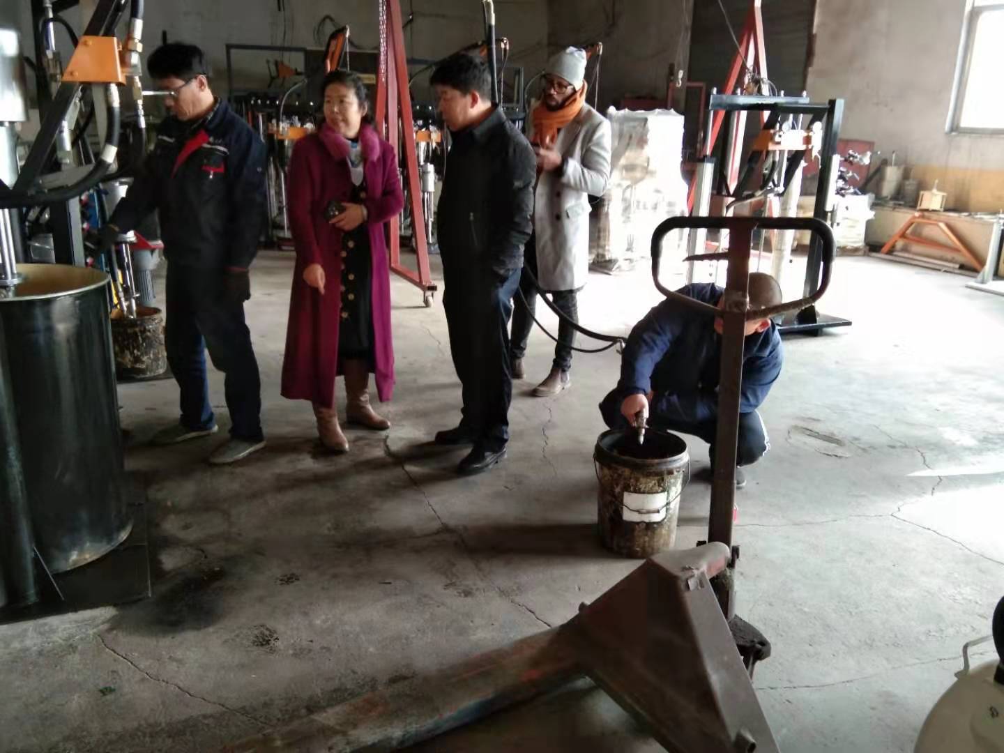 友人前來(lái)公司洽談業(yè)務(wù)！